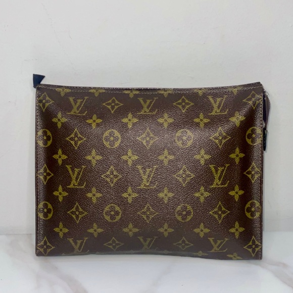 Authentic Louis Vuitton large Clutch with COA - Picture 4 of 13
